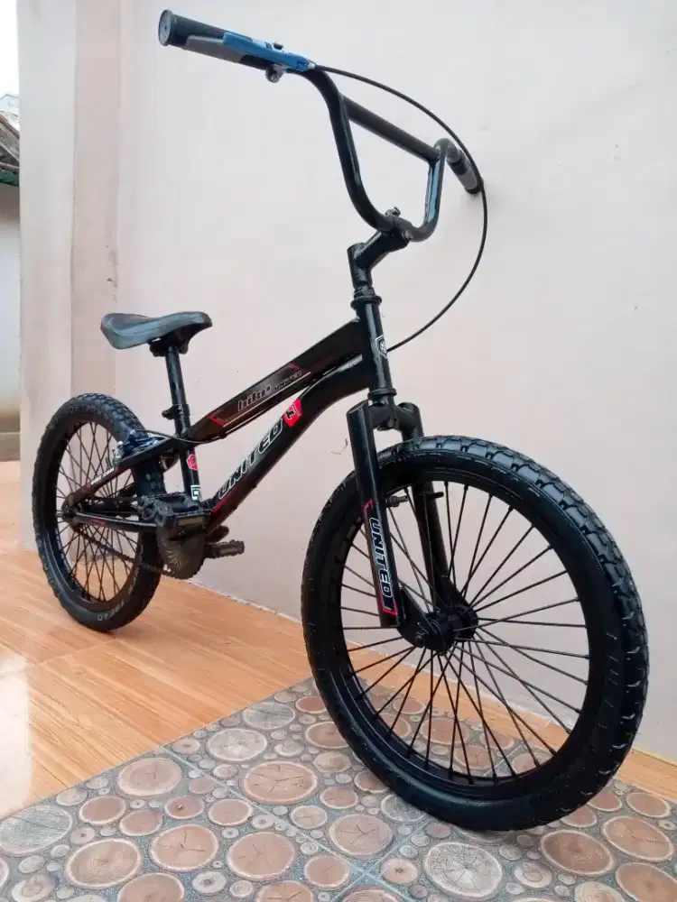 Dijual BMX Ukuran 20. Noken MULUS SIAP PAKAI lokasi KEMILING, Nego