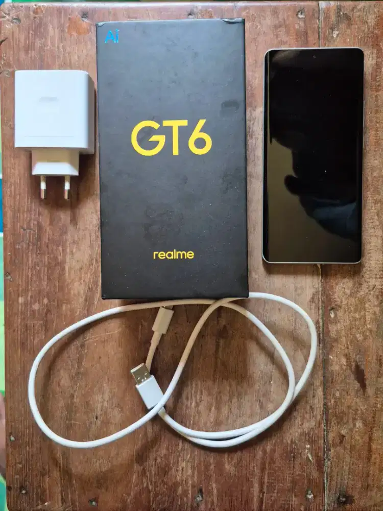 REALME GT 6 RAM 12/256 SECOND