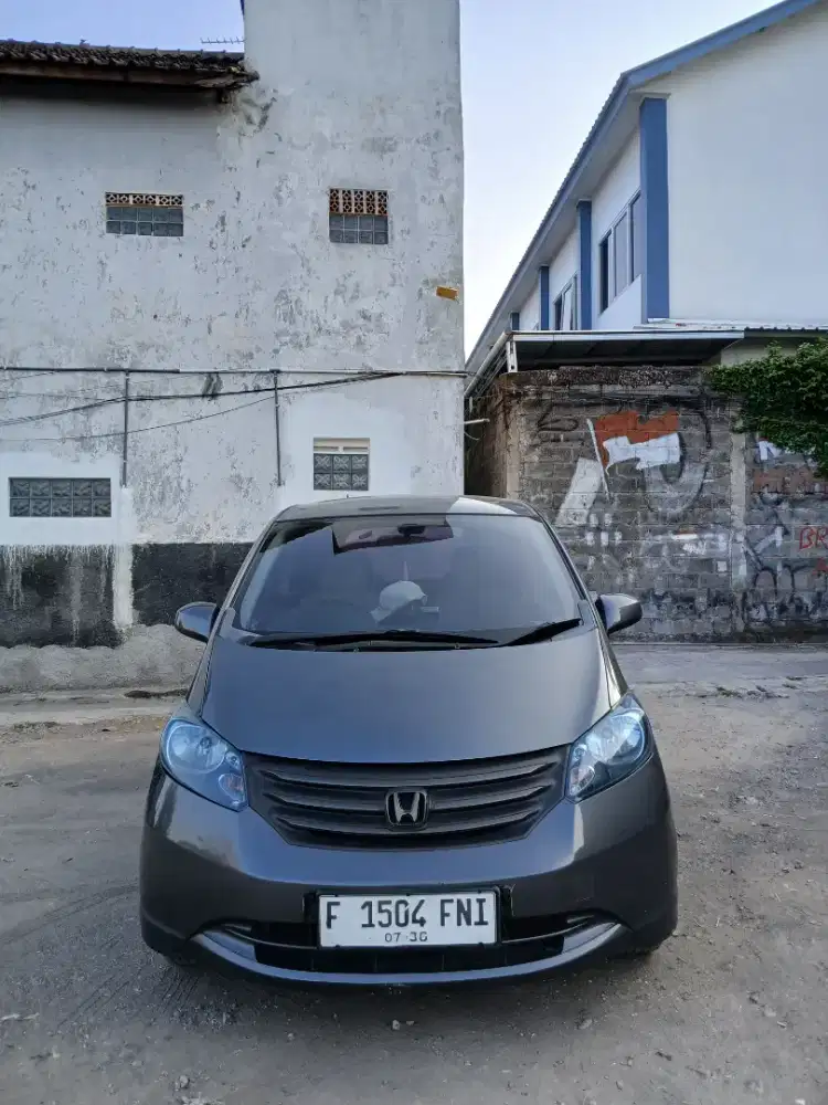 FREED 2009 1.5 E A/T