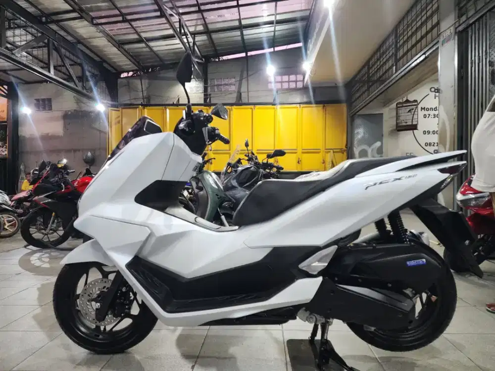 HONDA NEW PCX 160 CBS KM LOW SUPER MULUS BARANG ANTIK