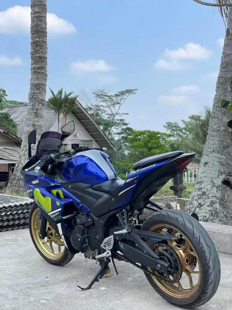 Yamaha R25 V1 Movistar