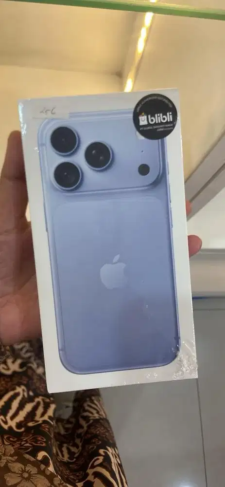 Kredit Iphone 18 Pro 256 GB Gratis 2 kali cicilan