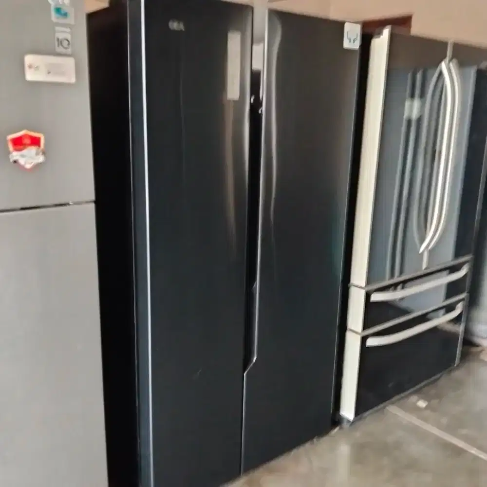 Lemari es side by side inverter