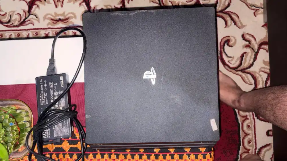 Sony PlayStation 4Pro 1Tb