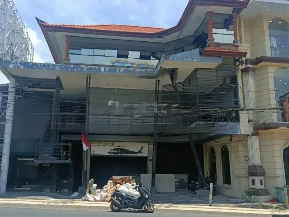 Dijual / Disewakan Ruko 4 Lantai 619 m² di Jalan Patih Jelantik