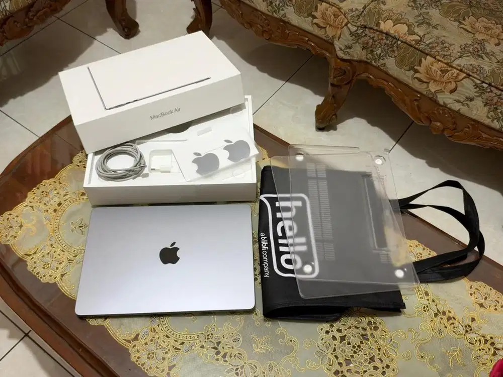 Macbook Air M2 8/256gb iBox cc 55 bh 100% NETTT