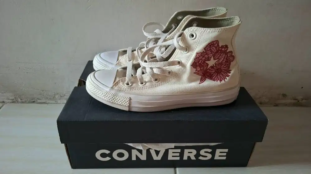 Converse Chuck Taylor All Star Women size 37