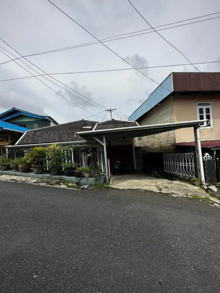 Jual rumah dipasar baru tengah kota