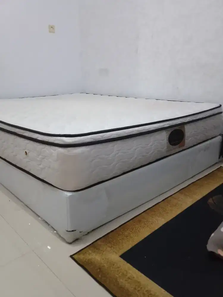Springbed divan QueenSize