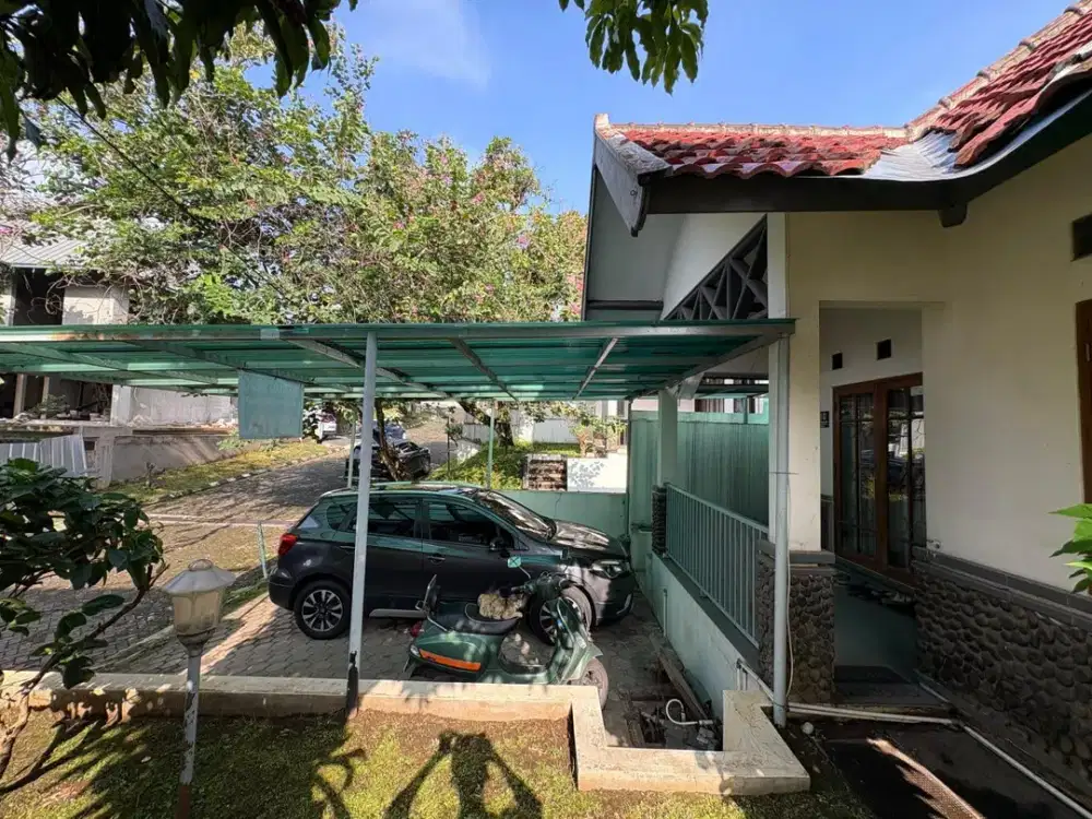 Rumah Asri Konsep Taman di Tamansari Bukit Bandung
