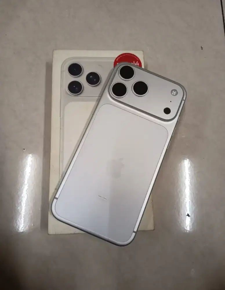 Iphone 17 promax 1Tb garansi resmi on april 2027