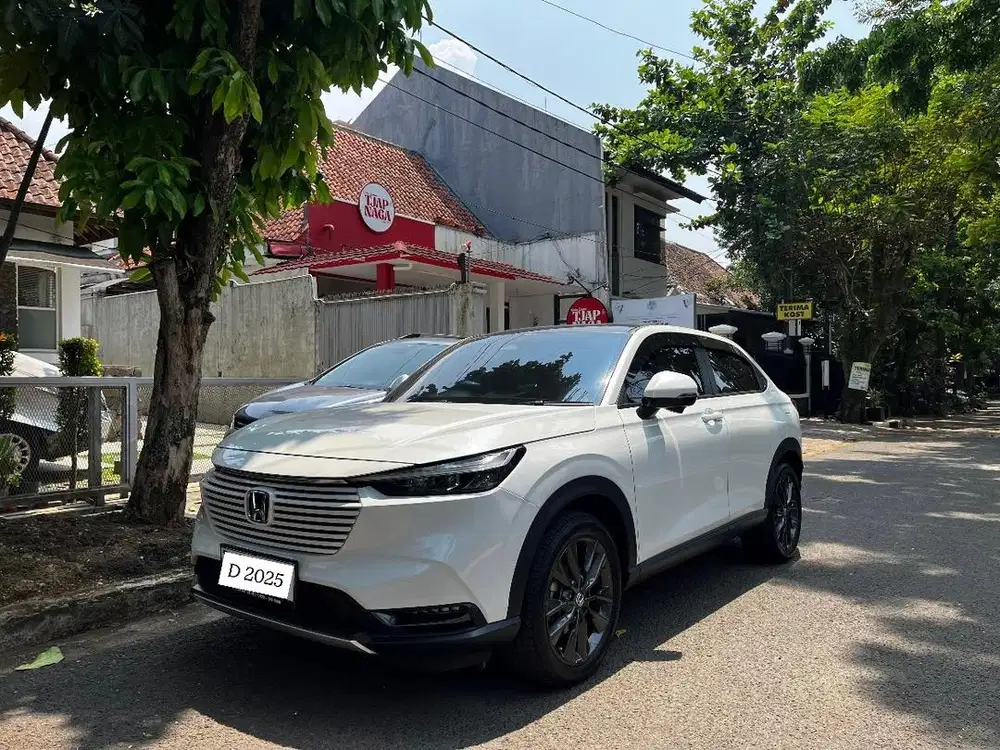 16 RB | Honda HRV HR-V SE 2025 Bensin putih plat D Bandung
