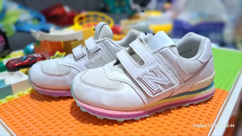 Jual sepatu anak New Balance