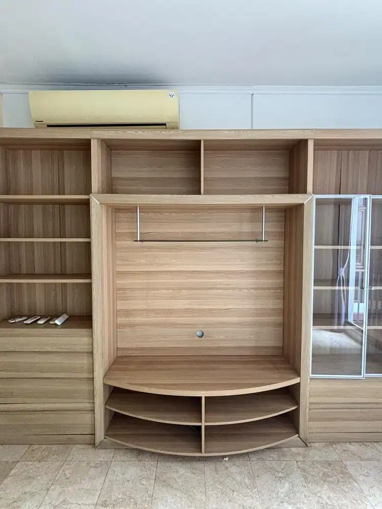 Rak TV Informa Motif Kayu