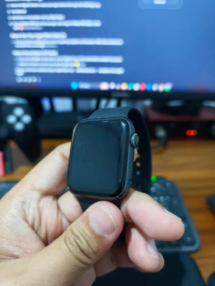 Apple Watch Series 6 44mm GPS Hitam – BH 61%