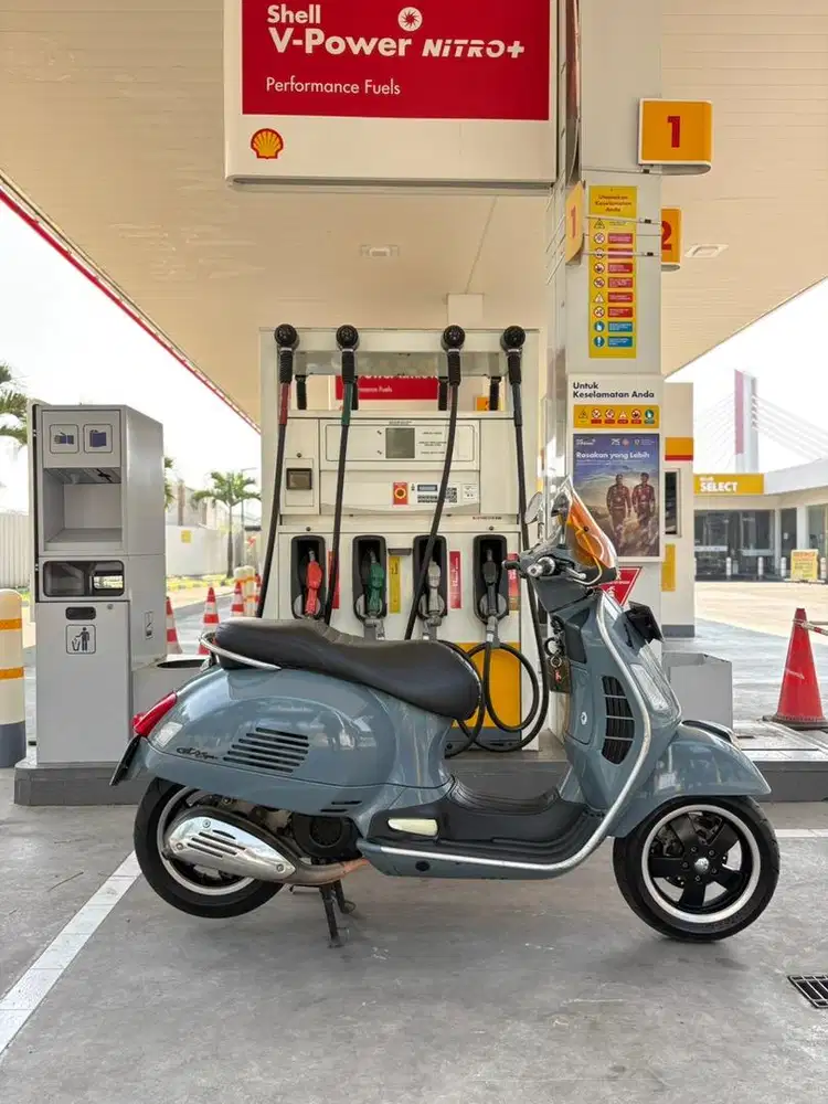 Vespa Gts Grand Turismo Touring, mulus istimewa vespa matic
