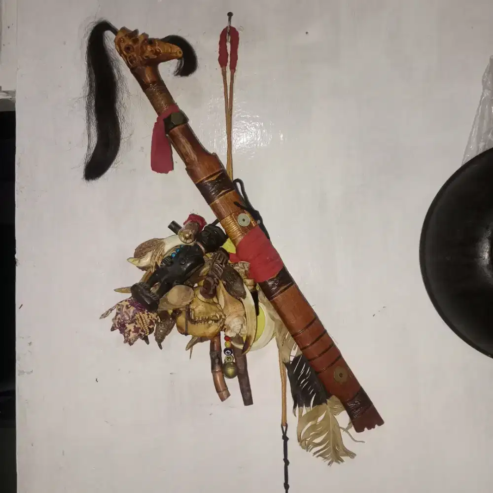 Mandau dayak pedalaman
