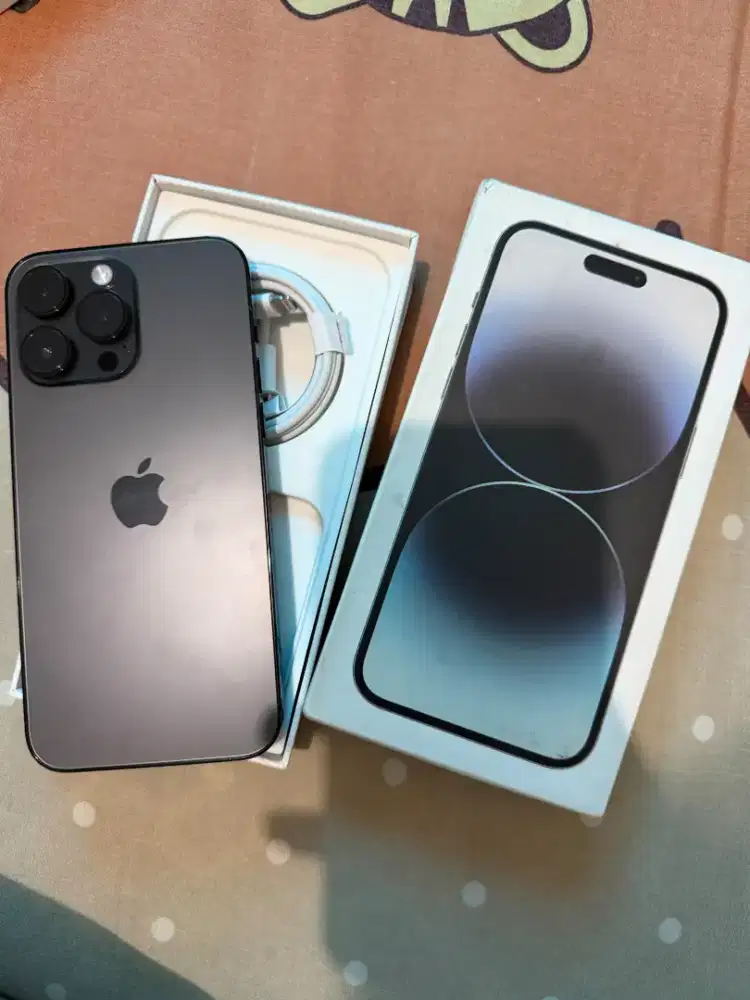 Iphone 14 pro max 256gb hitam like new mulus