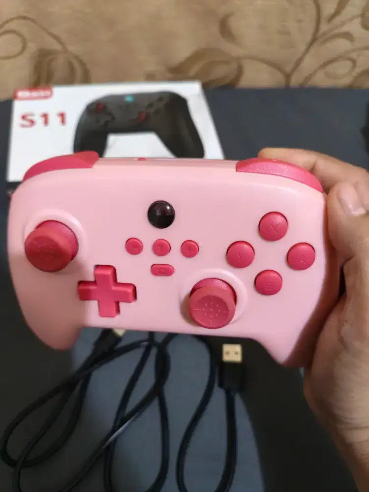 WIRELESS GAMING CONTROLLER PINK