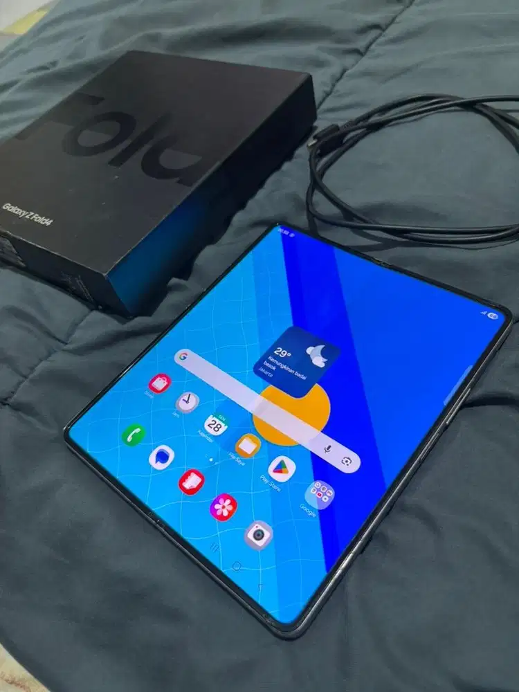 Samsung Z Fold 4 256GB fullset Nominus Terawat