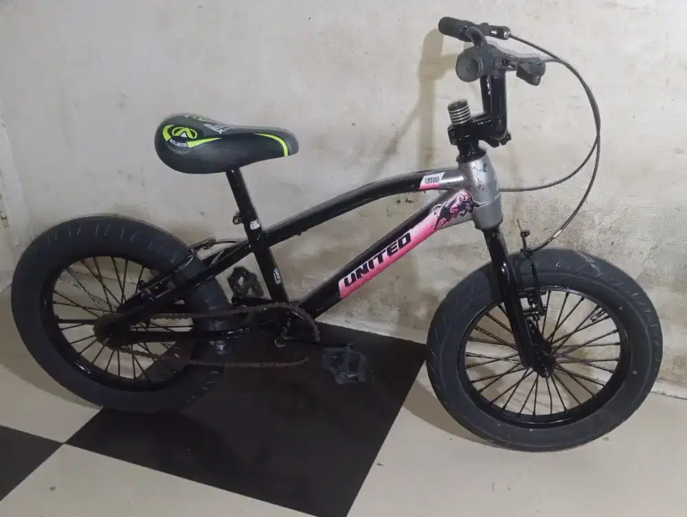 Sepeda BMX ukuran 16 united ban jumbo kondisi normal