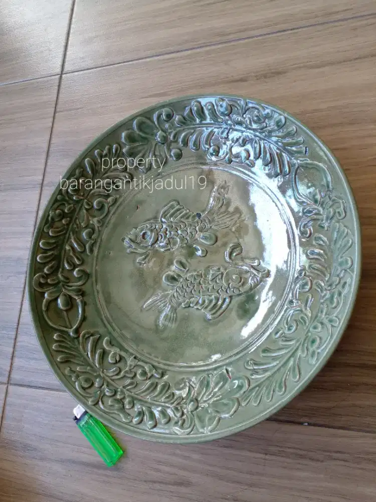 Keramik piring besar lawas