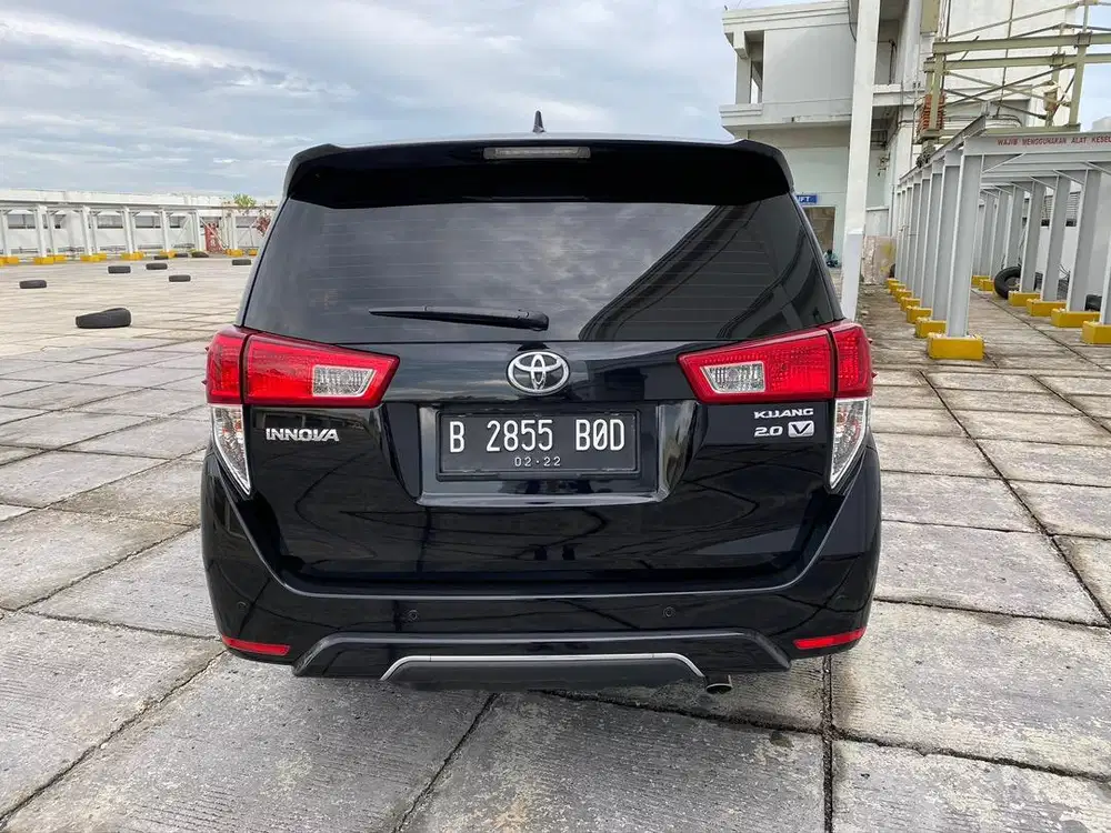 Innova V at bensin 2017 pakai 2018 non Q