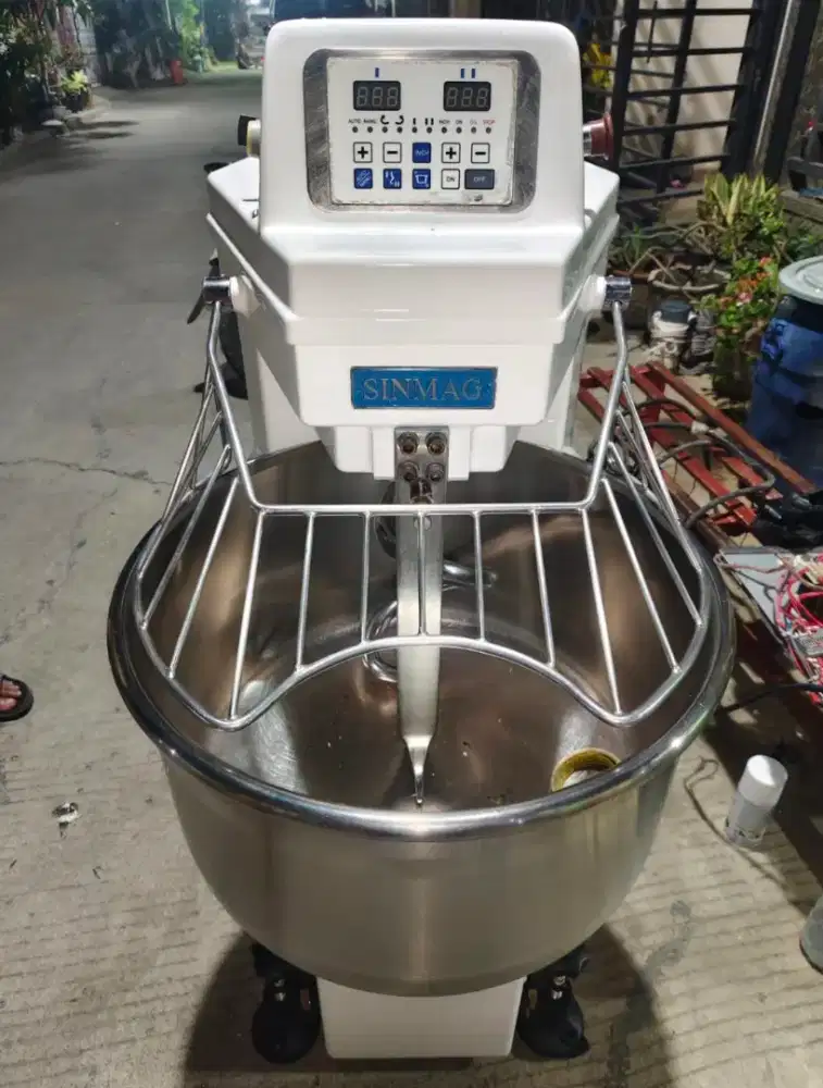 Spiral mixer 25 kg tepung model SM-50 Sinmag Taiwan listrik 1 phase
