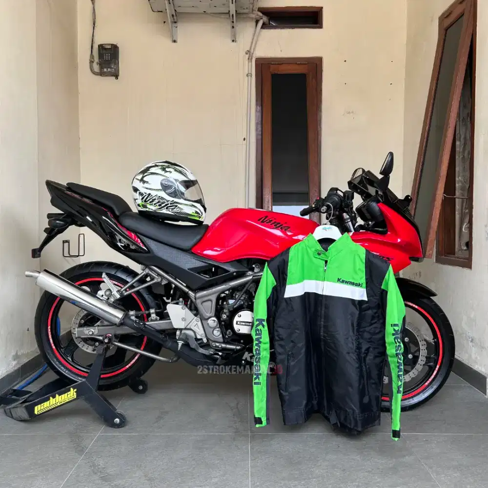 KAWASAKI NINJA 150 RR NEW 2013 MERAH BATIK GOOD CONDITION LIKE NEW