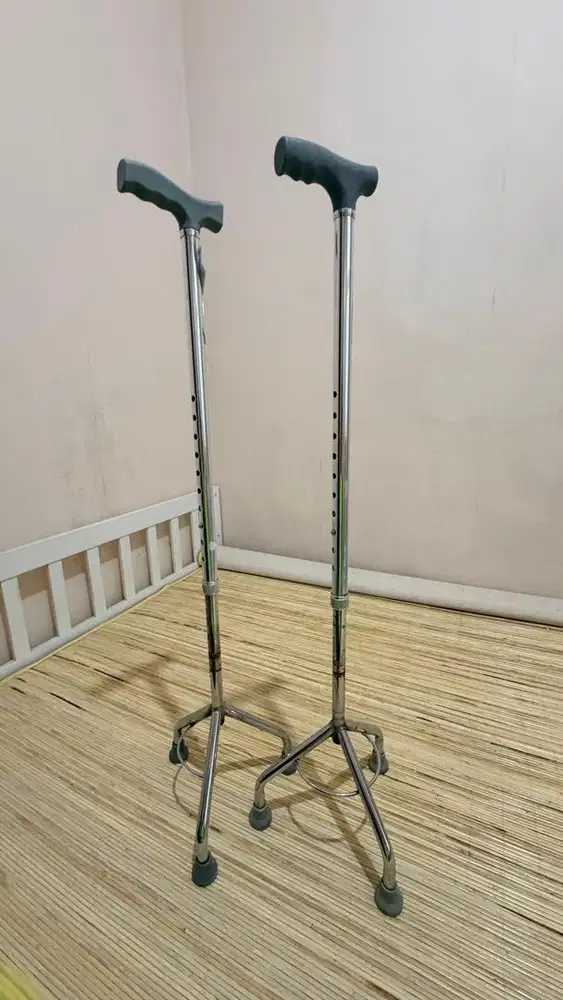Tongkat jalan kaki tiga di jual murah