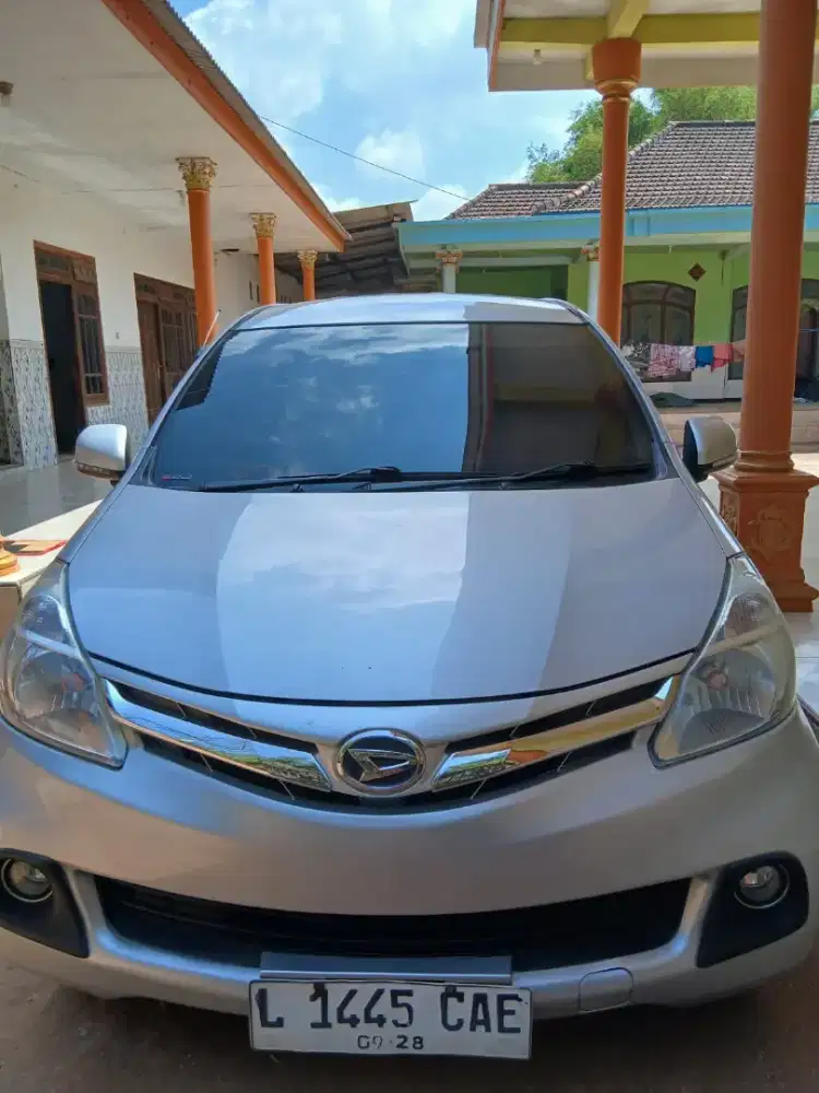 DAIHATSU XENIA R DELUXE 2015 1.3 CC AT