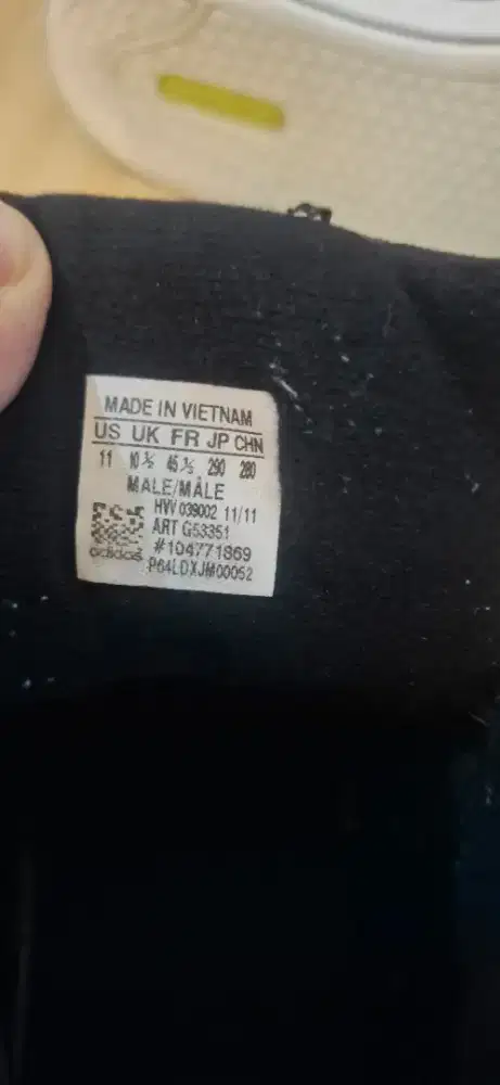 Sepatu Addidas tinggi