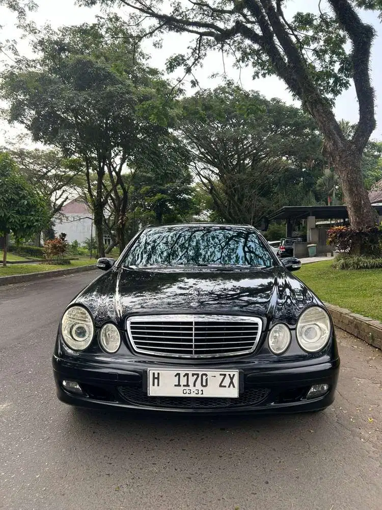 Mercedes-Benz E200K W211 2007 Hitam Taat Pajak