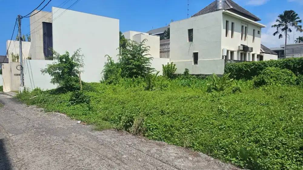 Tanah premium luas 400 m2 di Jl Canggu Berawa Bali