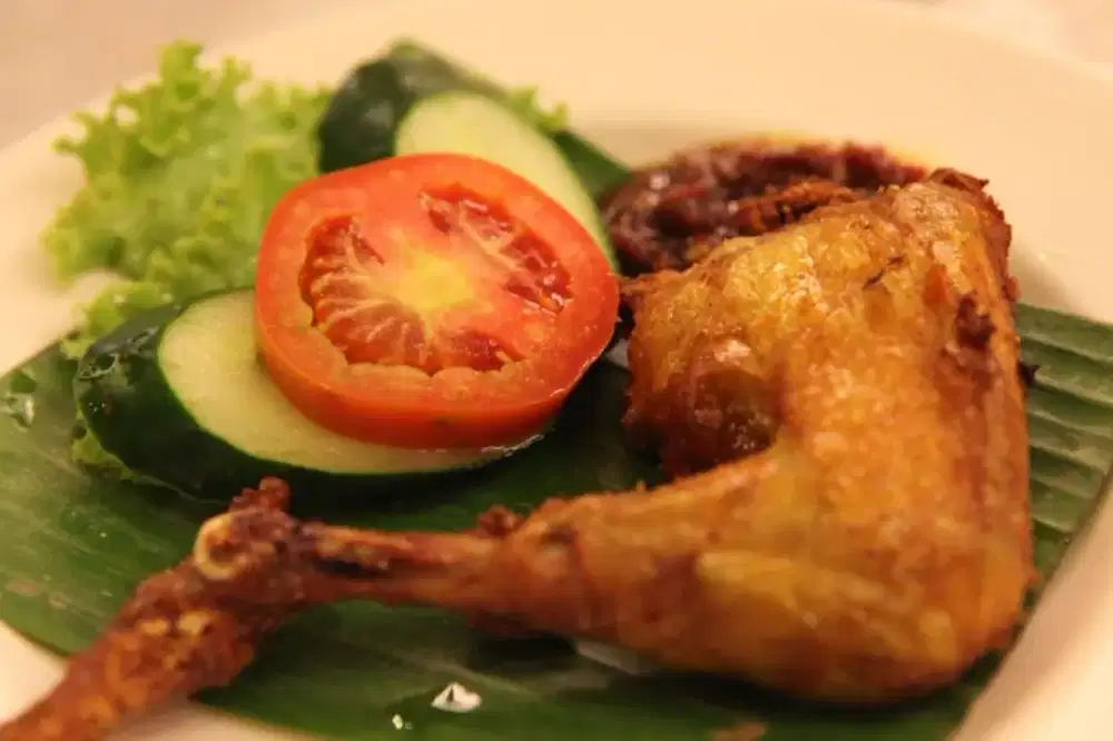 Dibutuhkan Segera Kasir dan Tukang Masak Wanita