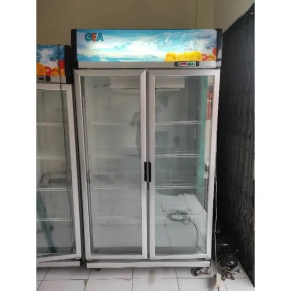Showcase 2 Pintu seken