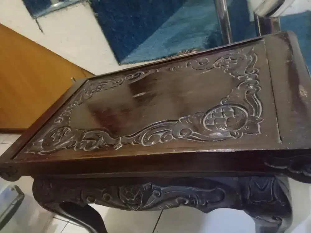 Meja kayu ukir serbaguna