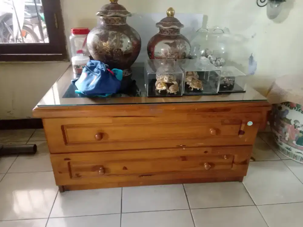 Meja Kopi / Meja Tamu Kayu Solid dengan Laci