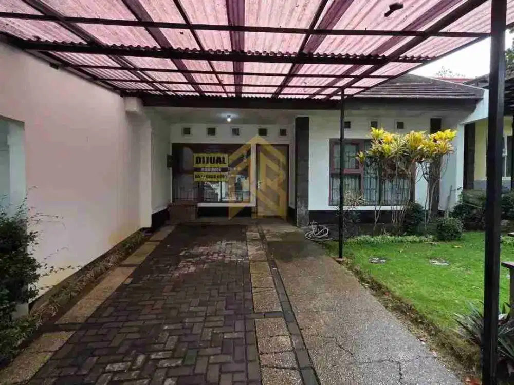 Rumah 4 Lantai di Resor Dago Pakar Bandung dkt Hotel Intercontinental