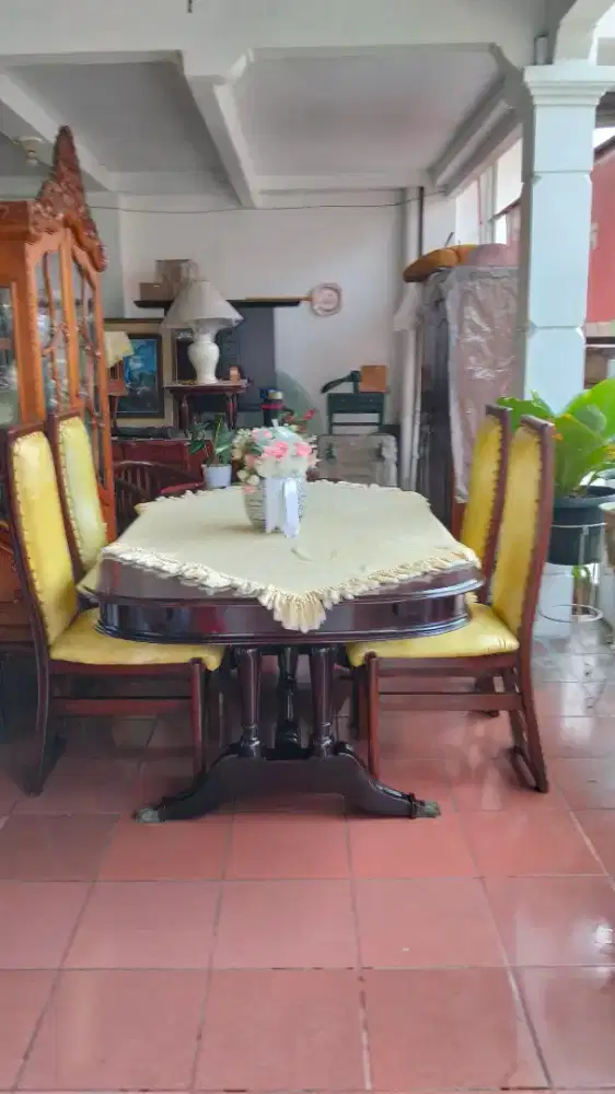 Set meja makan kayu jati lawas