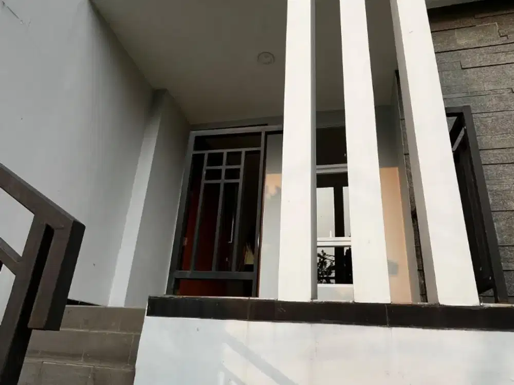 Rumah Baru Siap Huni di Komplek Budisari