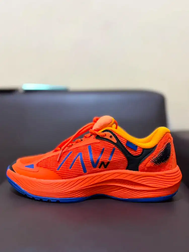 Sepatu new balance (41.5) utk badminton, tenis, padel dll