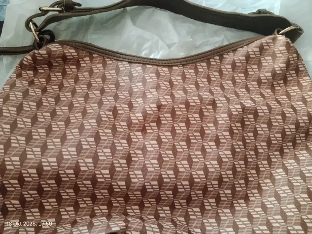 Tas selempang wanita