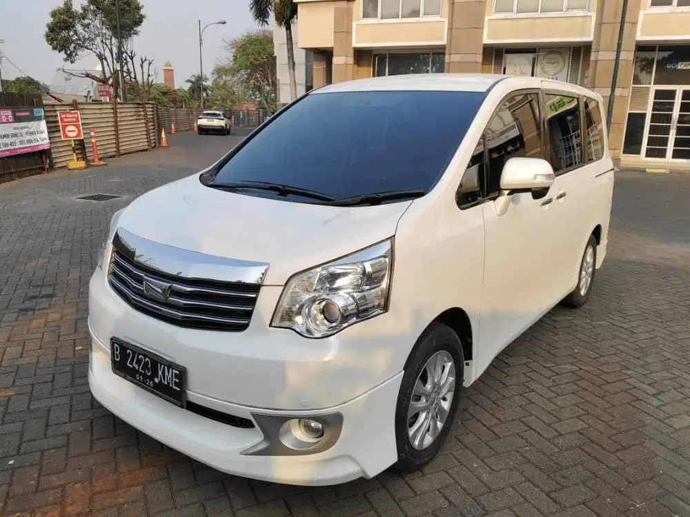 Toyota Nav1 2.0V Limited th 2015 Putih