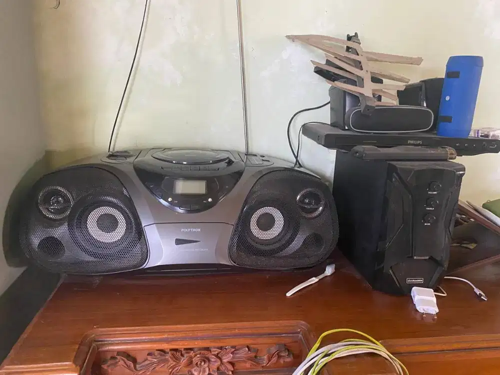 Tape Minocompo merek ploytron, Spiker Simbada dan DVD merk Fhilips