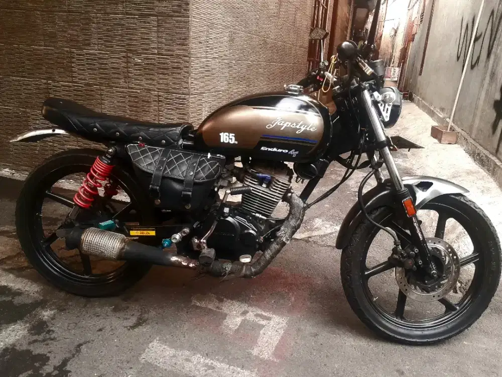 Honda GL max 125 hitam 2005 modifikasi japstal dki timur mantap