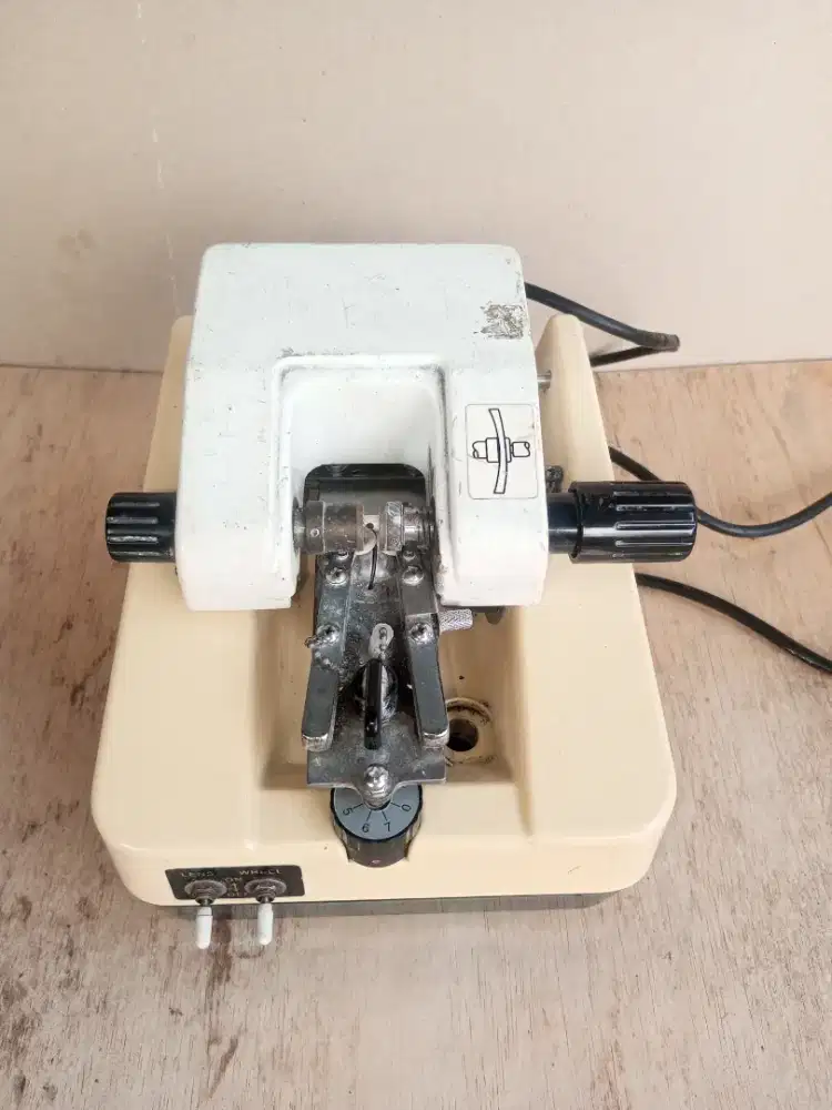 Di jual mesin paset lensa kacamata senar