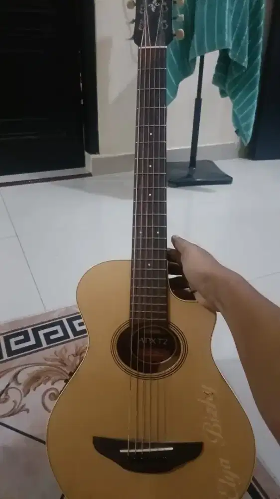 JUAL Gitar Yamaha APX T2 harga 500 nego sabi