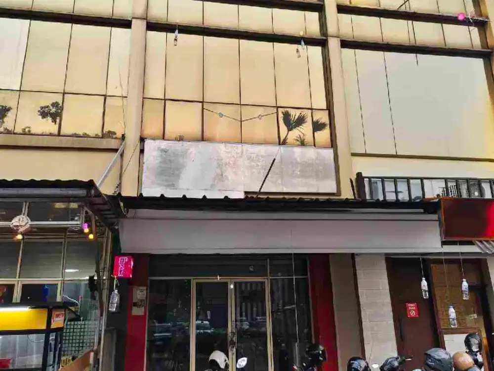 Disewakan dan Dijual Ruko Wallstreet Green Lake City Hadap Boulevard