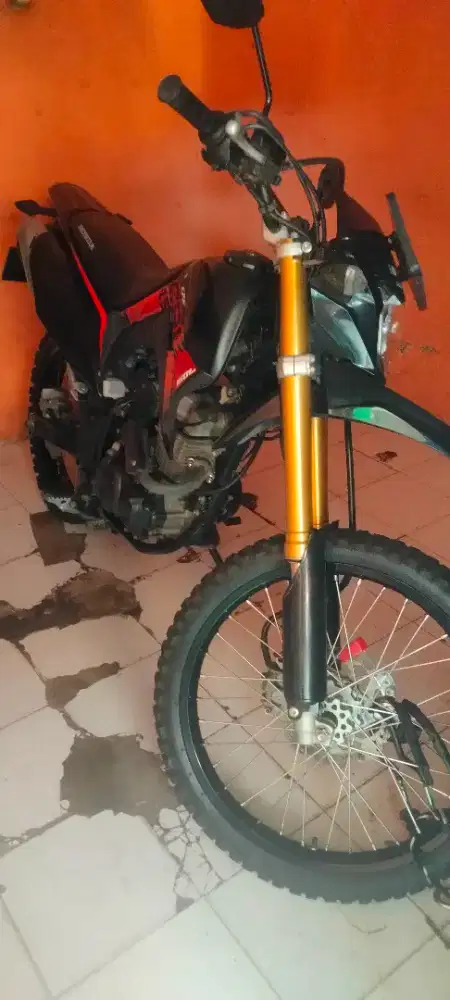 Crf th 2024  lengkap plat Bekasi kota